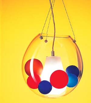 玻璃球燈 設(shè)計(jì)師的大膽創(chuàng)意（圖）