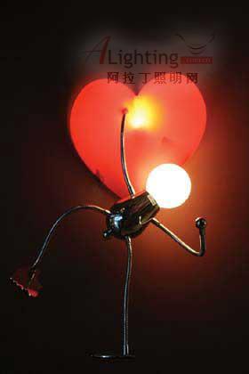 人形壁燈 淘氣可愛(ài)的燈天使(圖)