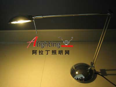 精品賞析 現(xiàn)代感臺燈設(shè)計(組圖)