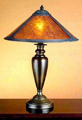 精美臺(tái)燈：感受樸實(shí)無(wú)華的魅力(圖)